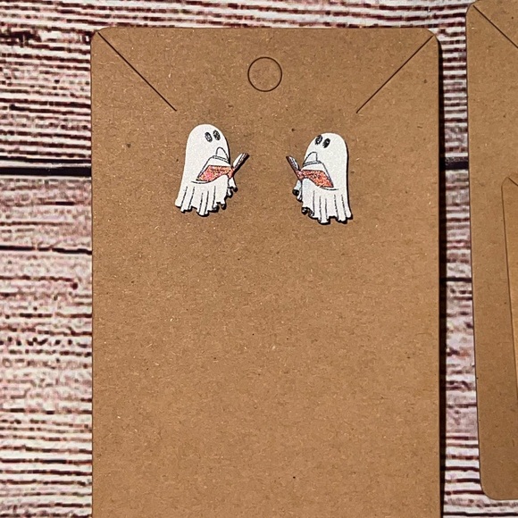 SUPER CUTE GHOST HOLDING BOOKS WOOD EARRINGS - Picture 4 of 11